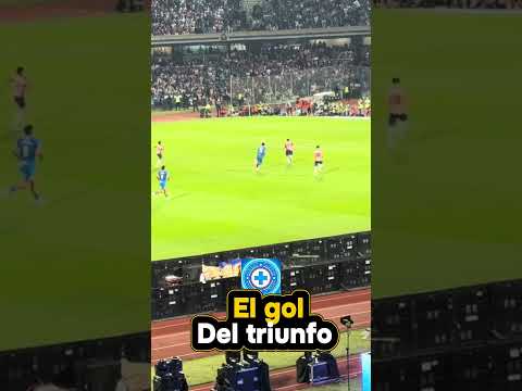 El tercer gol de #cruzazul para ganar la serie contra #chivas golazo Charly Rodríguez