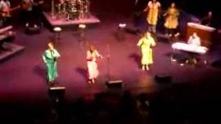 The Clark Sisters- Looking To Get There