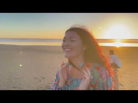 Wide Open Spaces (Behind The Scenes) Anna Hawkins