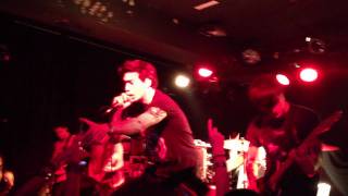 D.O.A - Young Guns, Barcelona