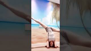 Ánh mắt ta chạm nhau