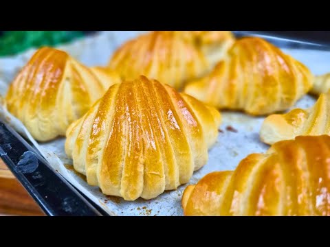 Croissant-Style Breakfast Rolls in Under 2 Hours — No Laminated Dough Required