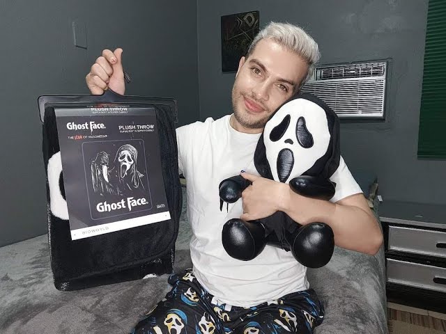 Vídeo relacionado con Peluche Kidrobot Ghostface Scream, Muñeco de Peluche, 20 cm, Plush para regalar, cumpleaños, coleccionista y navidad