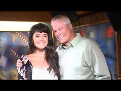 Jessie Ware - Interview + Acoustic on "Border Crossings" with Larry London (Voice of America)