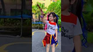 裁判指挥小丑和白天使的比赛。#天使 #小丑 #超人不会飞