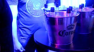 Jueves de Bebedores en La Gruta Azul