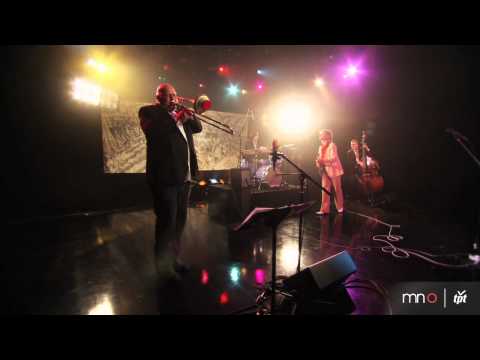 The Willie Wisely Trio: Kiss Her and Make it Right