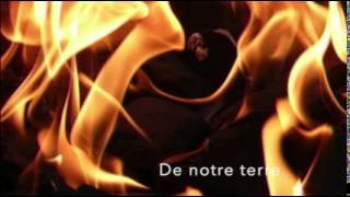 Dans les flammes