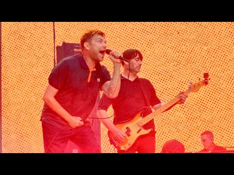 Videoclip de Stereotypes (Live at Wembley Stadium) — Blur