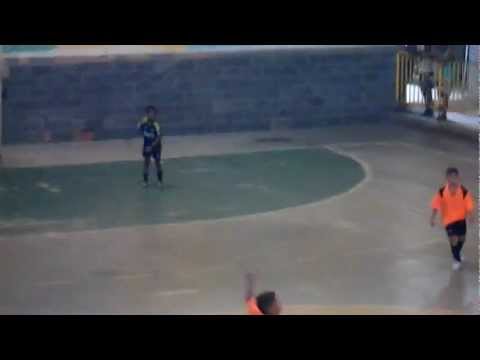 ALGUNS LANCES DO JOGO JOELMA X PFUCC CAT. SUB 11 COPA DINAMITE 2013