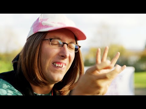 Claudi beschwört einen Hund🐶 .... Jaa Feiniiiii ! ! ! !