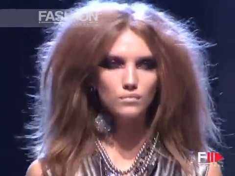"Versus" Autumn Winter 2003 2004 Milan 2 of 2 Pret a Porter Woman by FashionChannel