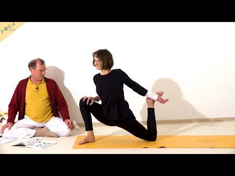 Halbmond als fortgeschrittene Rückbeuge mit einer Hand am Fuß - Yoga Asana Lexikon