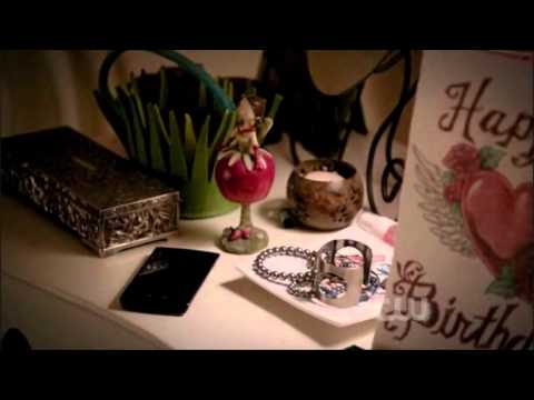 Vampire Diaries 3x01   Stefan Calls Elena