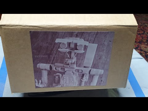 Johnny 5 Toy Version Model kit ( preparation prior to painting or assembly)