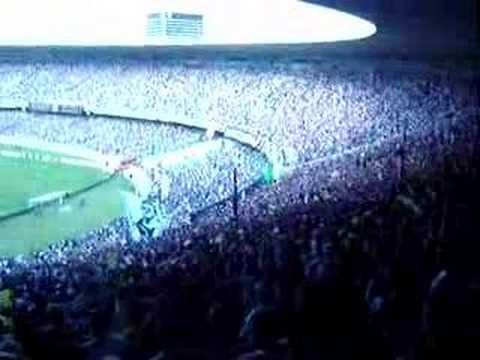 Torcida do Botafogo canta o nome dos jogadores