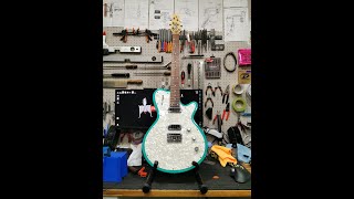 Video thumbnail for Godin Radiator. by Frontman Guitars