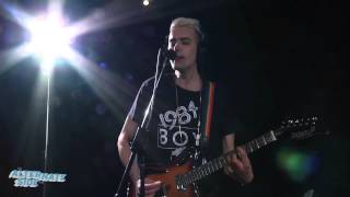 Diamond Rings - "Runaway Love" (Live at WFUV)