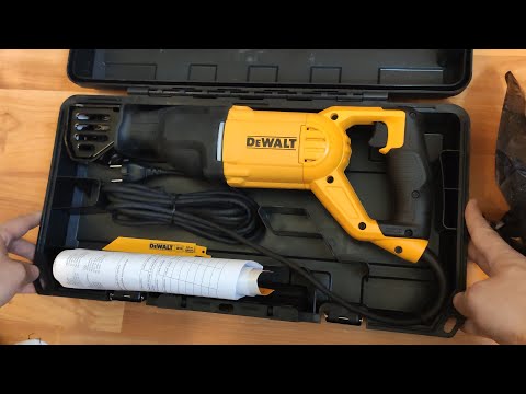 Elektrinis tiesinis pjūklas DeWalt DWE305PK (1100W) video