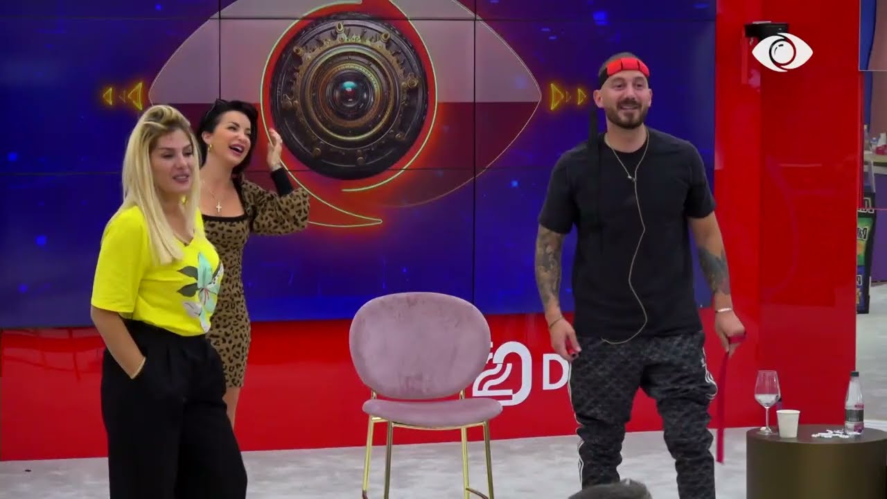 “Tre vende që ke qejf të prekësh një femër”/ Ja si përgjigjet Romeo në lojën e Rozës