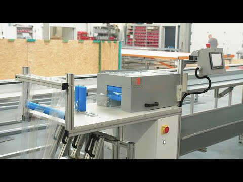 Machine for cutting packages CP-1 (Automat do cięcia profili pet CP-1)