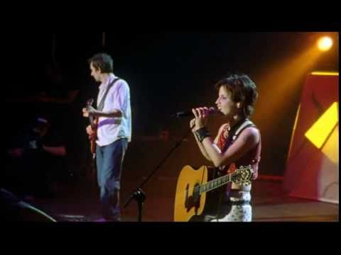 The Cranberries - Waltzing Back (Live in Paris 1999)