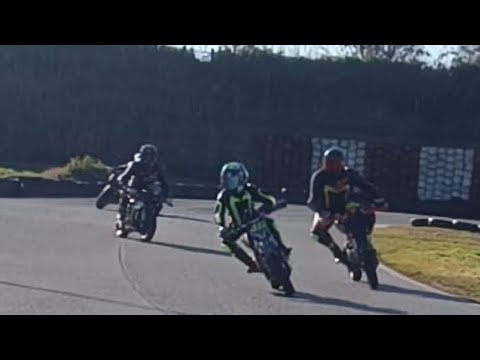 Sfida fino all' ultima curva🤯  RACING IS FUTURE EPS.1 