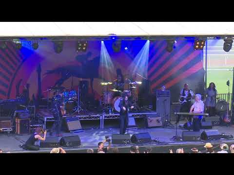 Mi-Sex. 2 songs. Computer Games & People. Pure Gold at Gosford Racetrack. 23/3/2024.