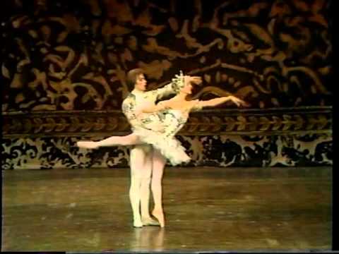 "Pas de Deux" from Tchaikovsky's The Nutcracker (Rudolf Nureyev and Merle Park)