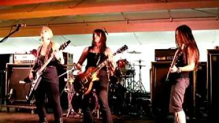 In Winter *First Live Performance in 5 Years!* Kittie