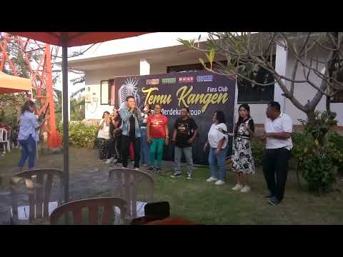 Menyanyi "DE Nakal Nah" di acara Temu Kangen gema merdeka