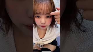 【TikTok】座るとスカートの丈がまずいことに 照れてる様子が可愛い