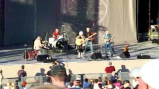 Lilith 2010 - Emmylou Harris - Here I Am