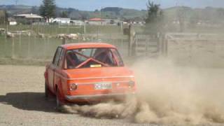 preview picture of video '2009 : PCC : Motorkhana : gravel'