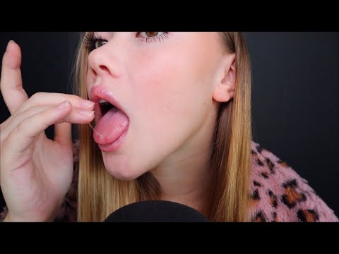 ASMR| FAST SPIT PAINTING AND RAMBLES💦❤️👄