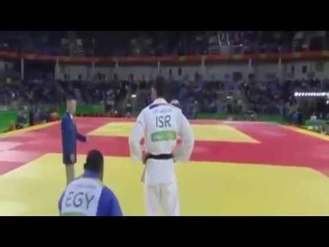 Judoka match between Egypt and Israeli..Egypt player refused to shake hands. Rio 2016 Olympics