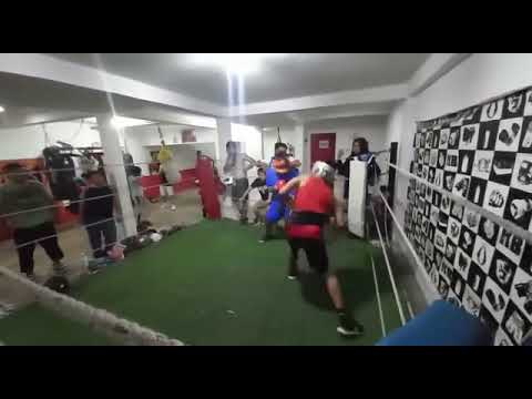 Pelea con persona de 65 kilos