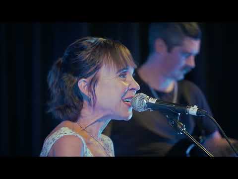 Throwing Muses - Dark Blue (Live at Triple R)