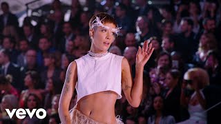 Halsey - Without Me (Live From The Victoria’s Secret 2018 Fashion Show)
