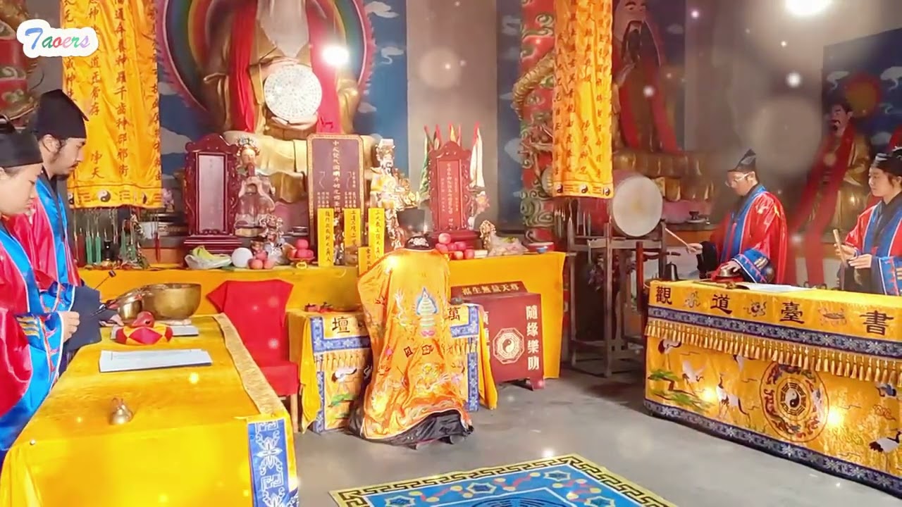 Watch the Taoist prayer ceremony and receive a piece of good luck!