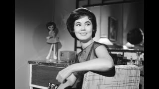 Love Without End (B/W) Shaw Brothers **Official Trailer**  (1961) 新不了情 林黛