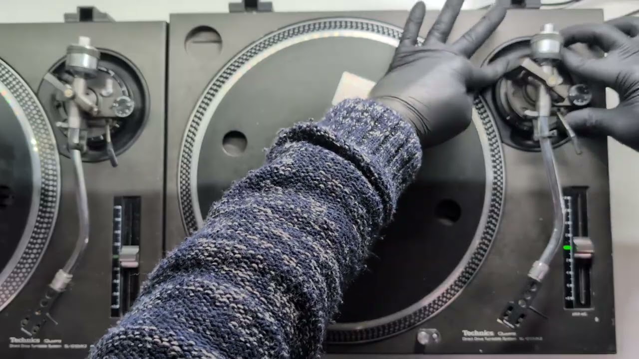 Hundreds spent on a service... Dangerous power cable included - Technics SL-1210MK2