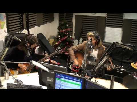 Théodore, Paul & Gabriel - Elvis Presley Cover - Session Acoustique OÜI FM