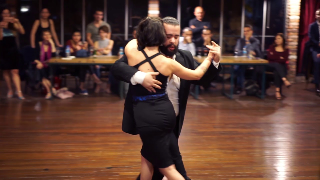 Video thumbnail for Mora Idil Ceyhan & Buda Rodríguez - Silueta Portena