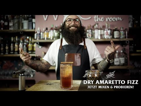 Schweppes Dry Amaretto Fizz – Jetzt mixen und probieren!