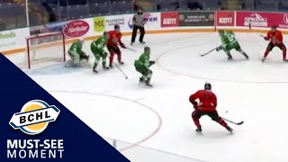 Must See Moment: Smoke Eaters captain Cody Schiavon rifles home the OT winner