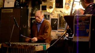 live Dr.Dixie Jazz Band cantina Nardo Giardina canta brano jazz 2011 by MVaccari