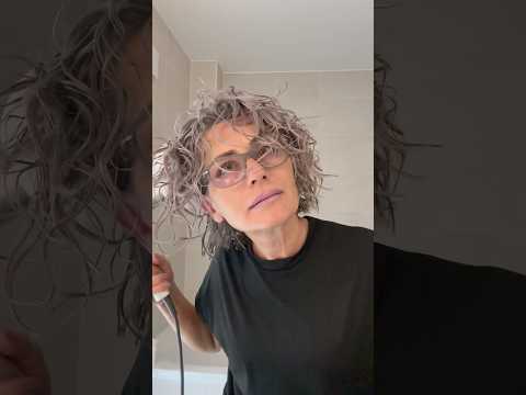 I think something's happening here 😍 Bali Curl Cream + Gel in an honest review! #hairhack #hairto...