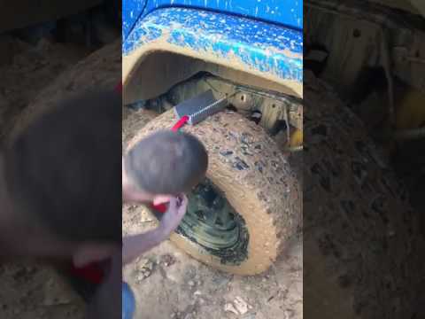 The Off-Roader: 4x4 4WD vehicle recovery mud snow sand off-road bog prevention tool installation