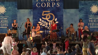 Elizabeth Mitchell &amp; Suni Paz - "Peace Like a River" [Live at Smithsonian Folklife Festival 2011]